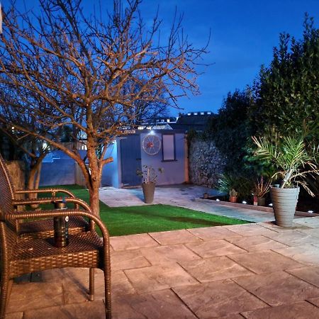 Lobster Cottage - Stylish 3 Bedroom Cottage In Heart Of Tenby Town, Pembrokeshire Eksteriør bilde