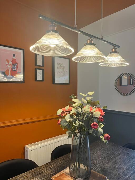 Lobster Cottage - Stylish 3 Bedroom Cottage In Heart Of Tenby Town, Pembrokeshire Eksteriør bilde