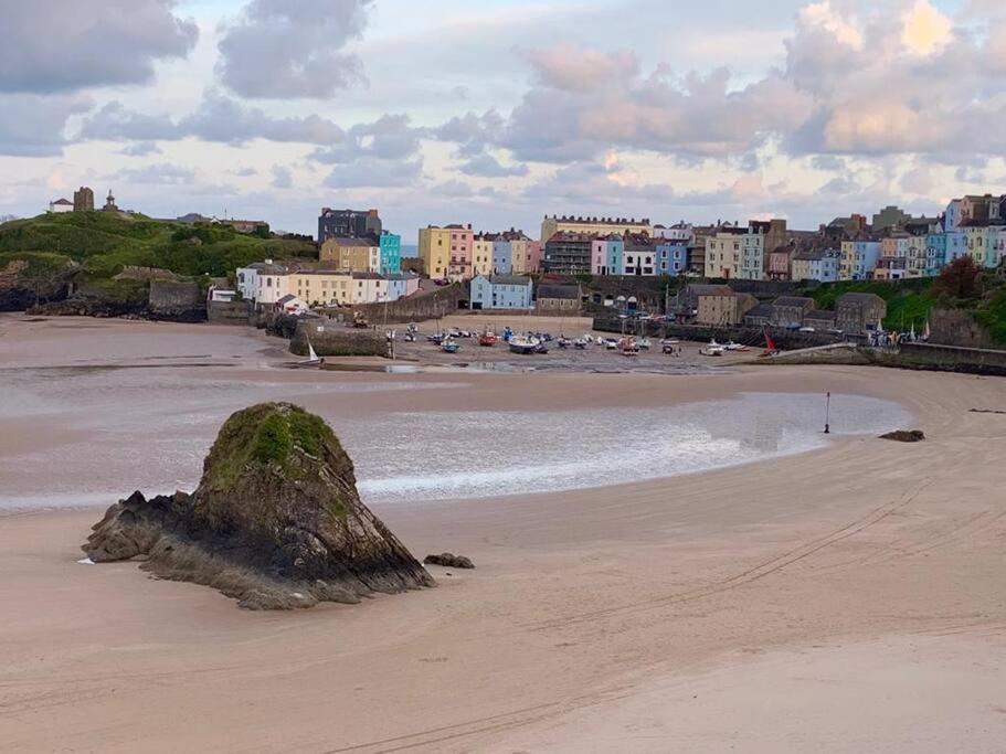 Lobster Cottage - Stylish 3 Bedroom Cottage In Heart Of Tenby Town, Pembrokeshire Eksteriør bilde