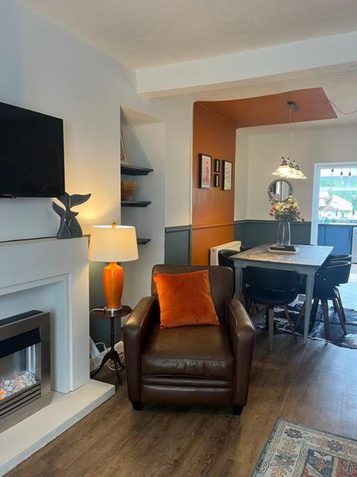 Lobster Cottage - Stylish 3 Bedroom Cottage In Heart Of Tenby Town, Pembrokeshire Eksteriør bilde