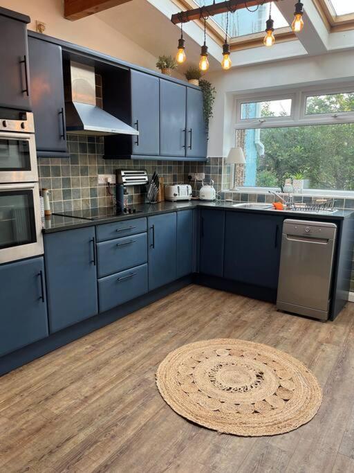 Lobster Cottage - Stylish 3 Bedroom Cottage In Heart Of Tenby Town, Pembrokeshire Eksteriør bilde